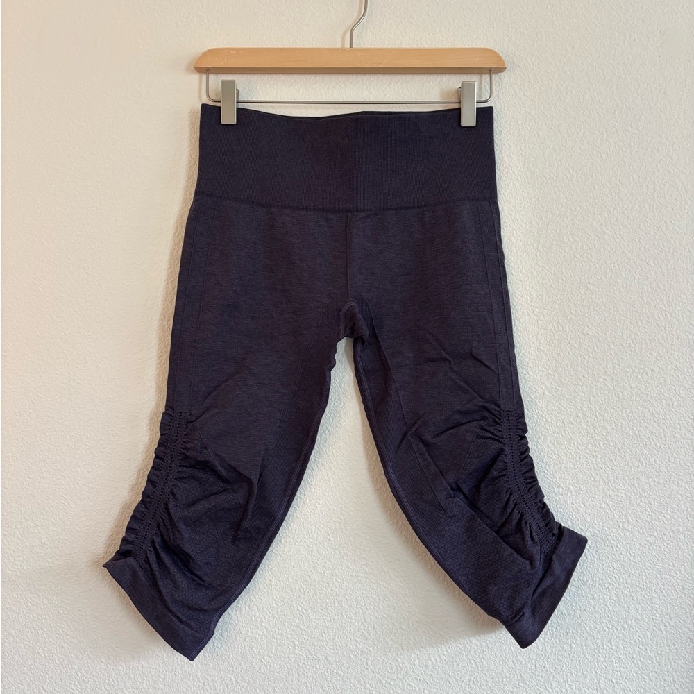 lululemon in the flow crop leggings size 6